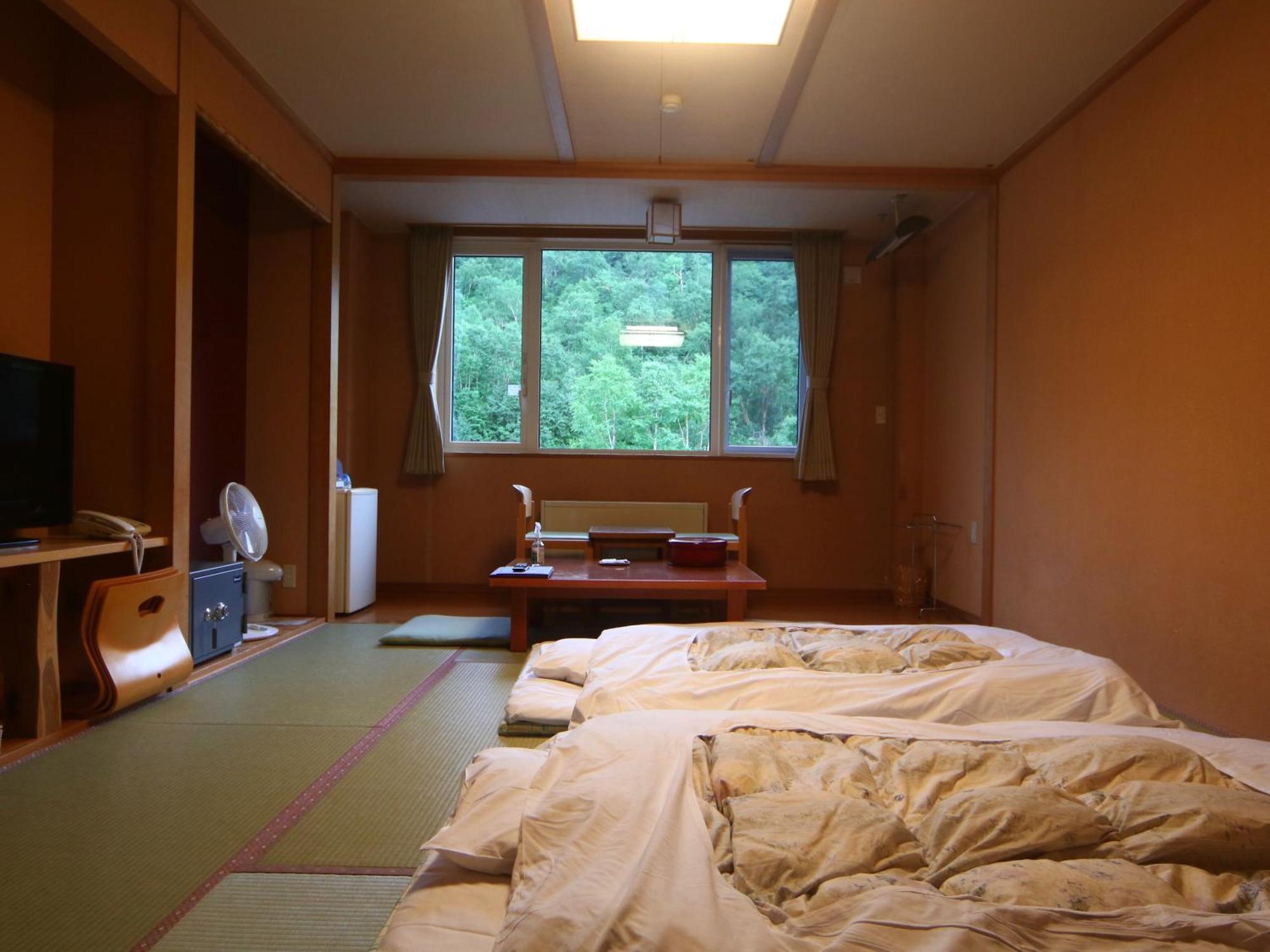 ホテル 十勝岳温泉 カミホロ荘 上富良野町 エクステリア 写真